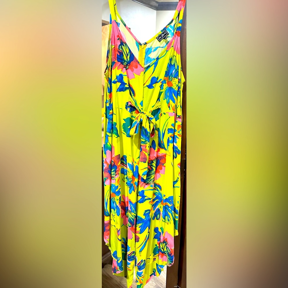 Ivy Street Beautiful Yellow Floral Jumpsuit Size 2XL